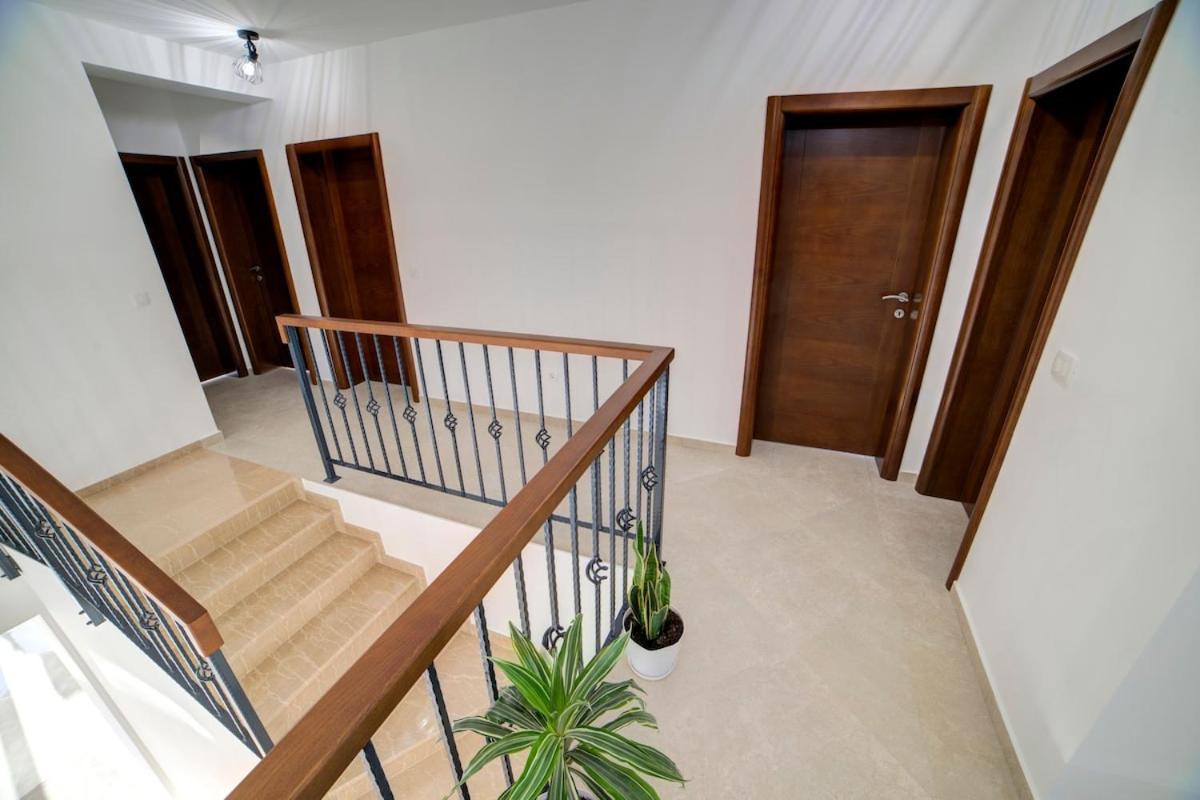Villa Jelena With Private Pool - Lapcici Budva Kültér fotó