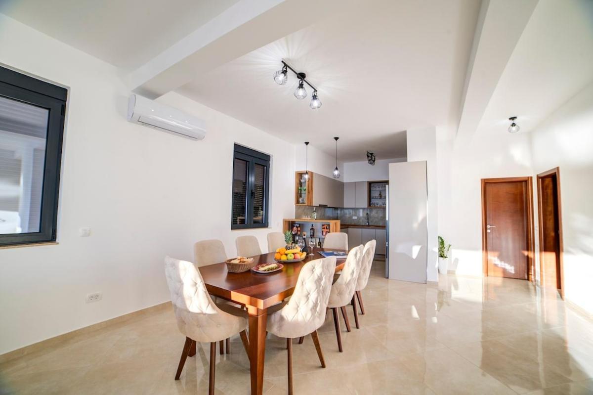 Villa Jelena With Private Pool - Lapcici Budva Kültér fotó
