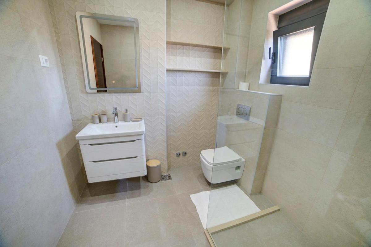 Villa Jelena With Private Pool - Lapcici Budva Kültér fotó